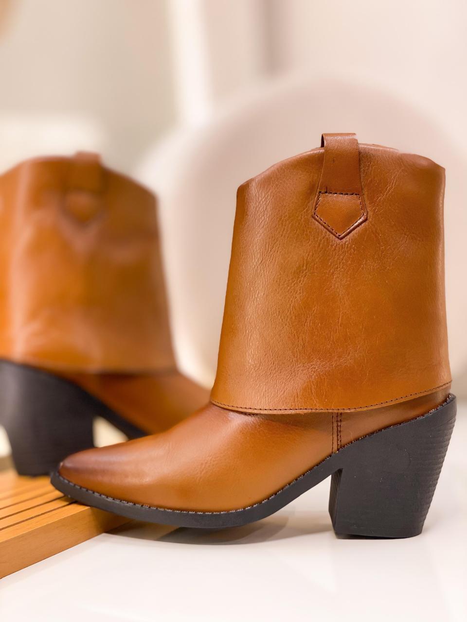 LEATHER MID-CALF BOOTS WITH BLOCK HEEL