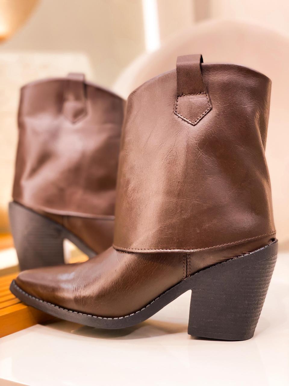 LEATHER MID-CALF BOOTS WITH BLOCK HEEL